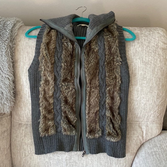 Jackets & Blazers - Vest fall winter size m Roommates gray